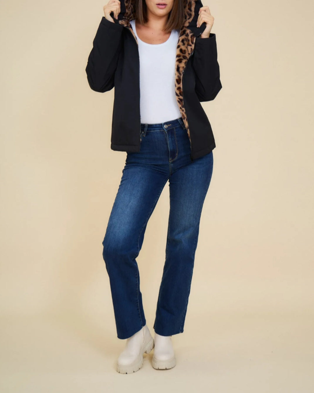 Parka noire courte motifs léopard